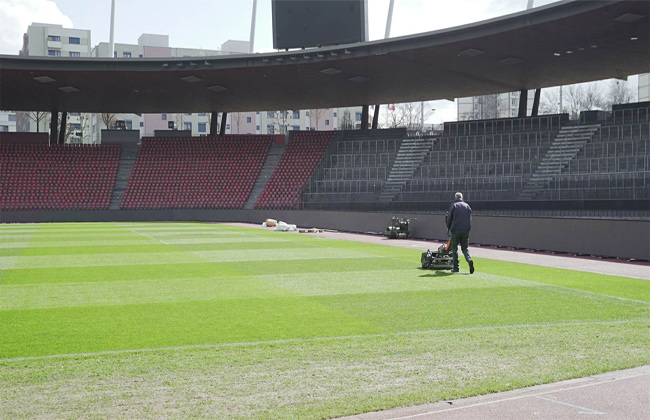 تجهيزات ملعب لاتس جران