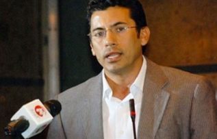 الدكتور أشرف صبحي