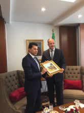 وزير الرياضة المصرى مع نظيرة الجزائرى