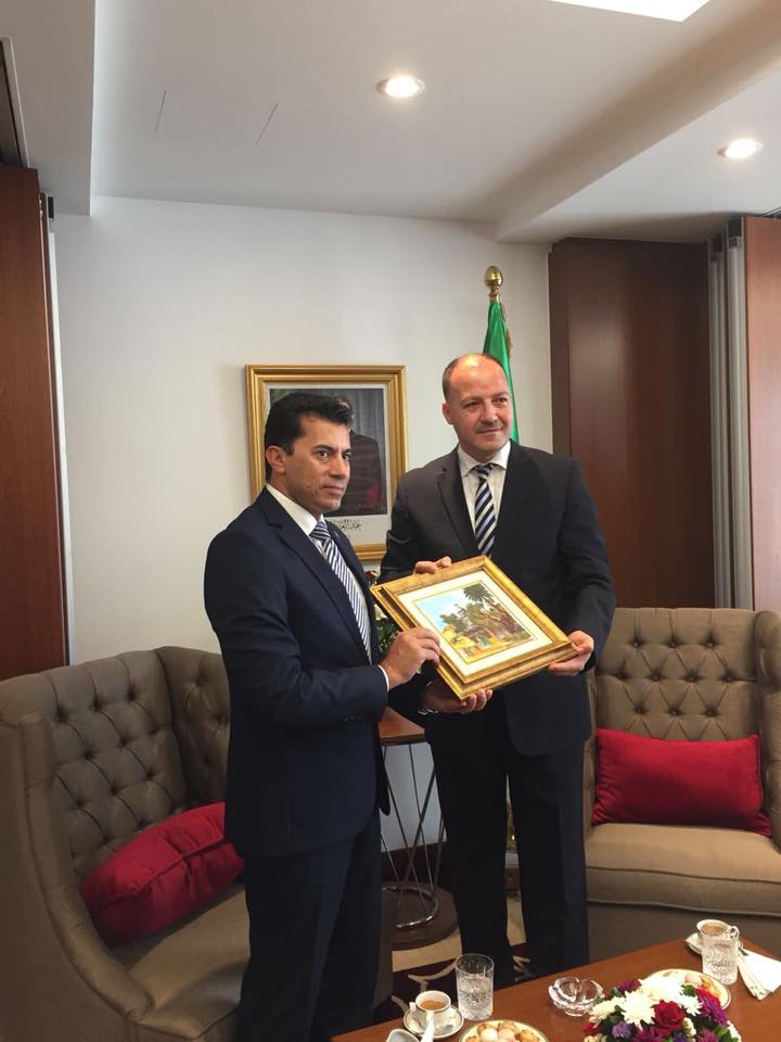 وزير الرياضة المصرى مع نظيرة الجزائرى
