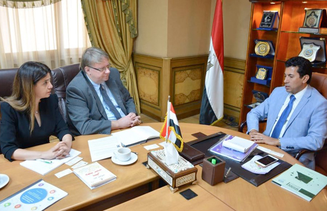 وزير الشباب والرياضة