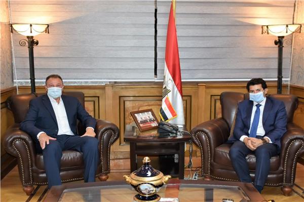 وزير الرياضة ، رئيس الاهلى