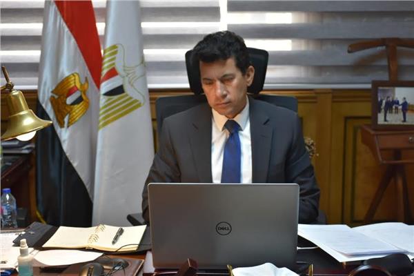 وزير الشباب والرياضة