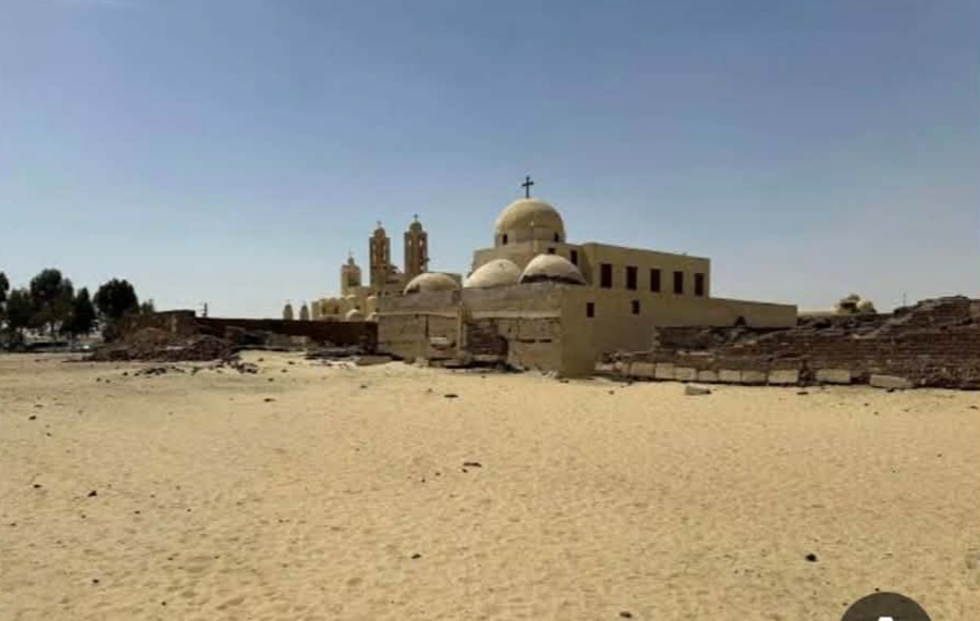 فاجعة داخل دير «أبو فانا» الأثري بالمنيا.. مصرع 4 أطفال وإصابة آخرين في انهيار سور